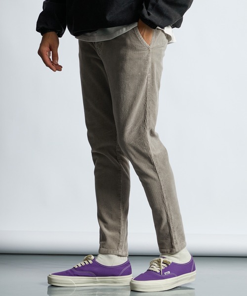 LANVIN en Bleu(ランバンオンブルー)の「ストレッチコーデュロイ スキニーパンツ(スラックス・メンズ・ライトグレー/ブラック/アイボリー・52/50/48/46)」の4枚目の写真