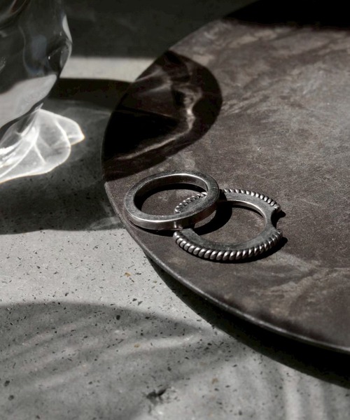 Soierie(ソワリー)の「ツイスト フープ リング (2Set) / Twist hoop ring (2set)(リング・レディース・シルバー・FREE)」の2枚目の写真