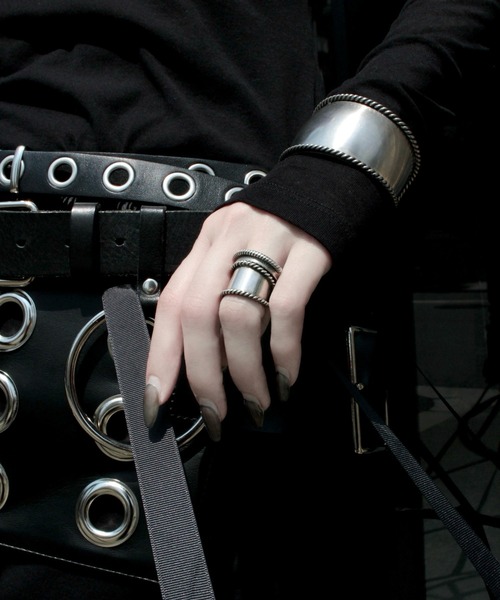 Soierie(ソワリー)の「ツイスト フープ リング (2Set) / Twist hoop ring (2set)(リング・レディース・シルバー・FREE)」の7枚目の写真