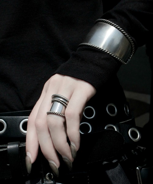 Soierie(ソワリー)の「ツイスト フープ リング (2Set) / Twist hoop ring (2set)(リング・レディース・シルバー・FREE)」の5枚目の写真
