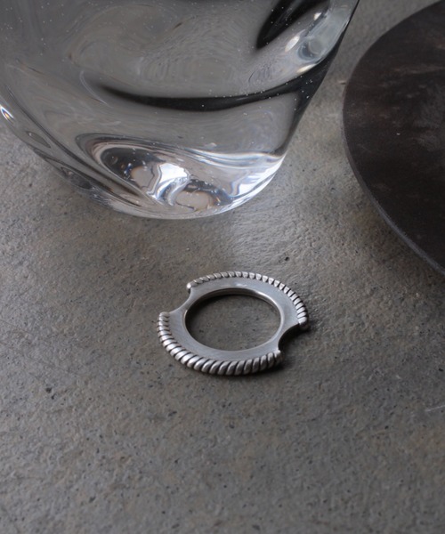 Soierie(ソワリー)の「ツイスト フープ リング (2Set) / Twist hoop ring (2set)(リング・レディース・シルバー・FREE)」の11枚目の写真