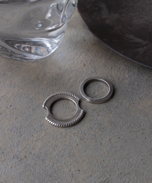Soierie(ソワリー)の「ツイスト フープ リング (2Set) / Twist hoop ring (2set)(リング・レディース・シルバー・FREE)」の9枚目の写真