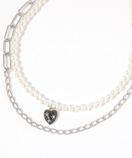 repipi armario（レピピ アルマリオ）の「パール&チェーンネックレス（ヘアゴム・キッズ・シルバー・ONESIZE）」の2枚目の写真