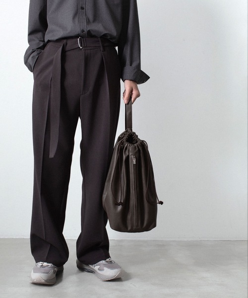 ATTACHMENT（アタッチメント）の「シンセティックレザー バケットバッグ / SYNTHETIC LEATHER BUCKET BAG（ショルダーバッグ・メンズ・ダークブラウン/ブラック/グレー・ONE SIZE）」の17枚目の写真