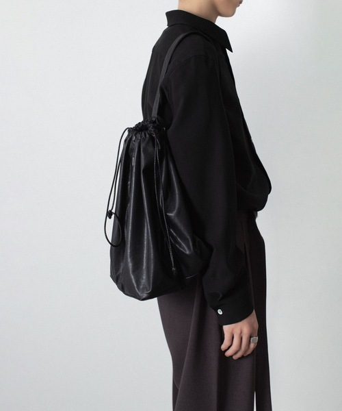 ATTACHMENT（アタッチメント）の「シンセティックレザー バケットバッグ / SYNTHETIC LEATHER BUCKET BAG（ショルダーバッグ・メンズ・ダークブラウン/ブラック/グレー・ONE SIZE）」の22枚目の写真