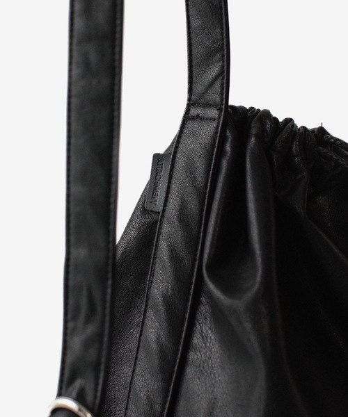 ATTACHMENT(アタッチメント)の「シンセティックレザー バケットバッグ / SYNTHETIC LEATHER BUCKET BAG(ショルダーバッグ・メンズ・ダークブラウン/ブラック/グレー・ONE SIZE)」の21枚目の写真