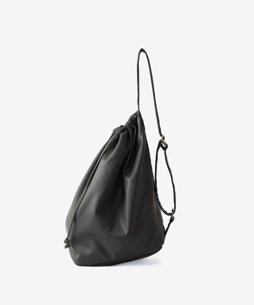 ATTACHMENT(アタッチメント)の「シンセティックレザー バケットバッグ / SYNTHETIC LEATHER BUCKET BAG(ショルダーバッグ・メンズ・ダークブラウン/ブラック/グレー・ONE SIZE)」の16枚目の写真