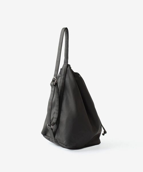 ATTACHMENT(アタッチメント)の「シンセティックレザー バケットバッグ / SYNTHETIC LEATHER BUCKET BAG(ショルダーバッグ・メンズ・ダークブラウン/ブラック/グレー・ONE SIZE)」の15枚目の写真