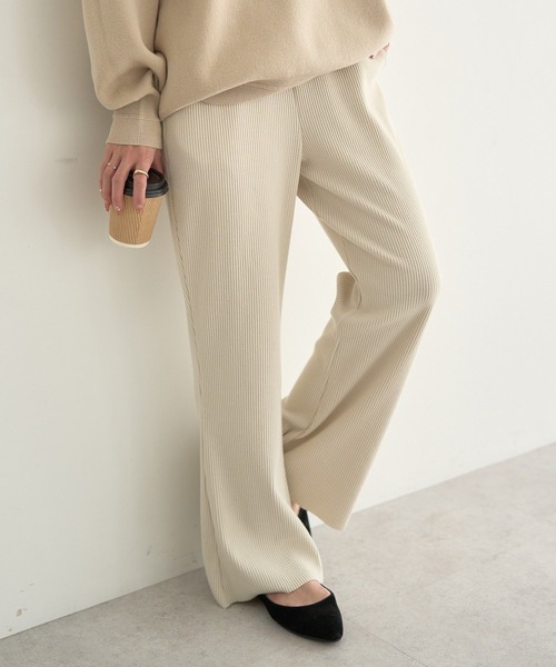 earth music&ecology（アースミュージックアンドエコロジー）の「【静電気防止】セルフカットテレコフレアパンツ（その他パンツ・レディース・ブラウン/ブラック/ライトベージュ・M/S）」の3枚目の写真