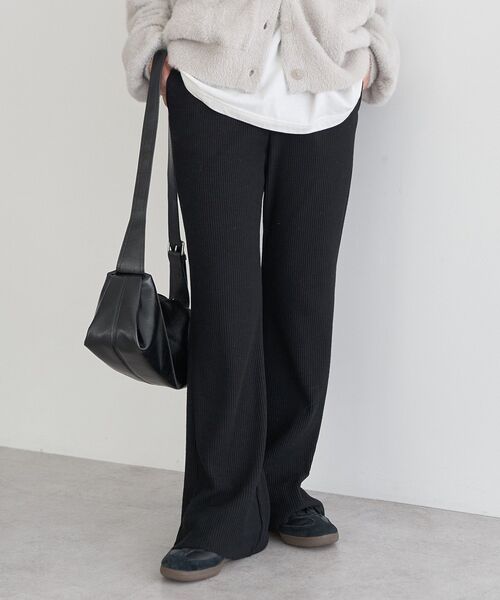 earth music&ecology（アースミュージックアンドエコロジー）の「【静電気防止】セルフカットテレコフレアパンツ（その他パンツ・レディース・ブラウン/ブラック/ライトベージュ・M/S）」の2枚目の写真