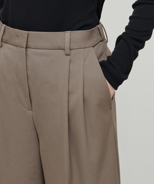 MUSINSA STANDARD WOMAN（ムシンサスタンダードウーマン）の「レディースワイドバミューダハーフスラックス[ダスティベージュ]（スラックス・レディース・その他・34/32/30/31/24/25/26/27/28/29）」の4枚目の写真