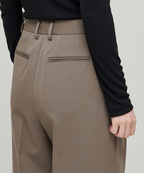 MUSINSA STANDARD WOMAN（ムシンサスタンダードウーマン）の「レディースワイドバミューダハーフスラックス[ダスティベージュ]（スラックス・レディース・その他・34/32/30/31/24/25/26/27/28/29）」の7枚目の写真
