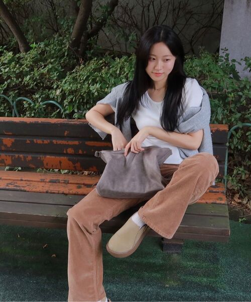 VANONE ATELIER(バノンアトリエ)の「P3201 コーデュロイフレアパンツ_ベージュ(その他パンツ・レディース・ベージュ・MEDIUM/LARGE/SMALL)」の3枚目の写真