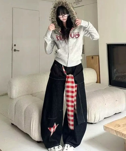 CANVAS+(キャンバスプラス)の「【CANVAS+】裏起毛フェイクファー×チェック柄ロゴパーカー(パーカー・レディース・グレー・M)」の12枚目の写真
