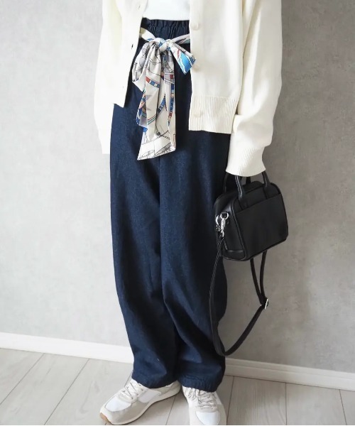 ikka(イッカ)の「スカーフベルト付きバレルデニムパンツ(デニムパンツ・キッズ・ブルー/ネイビー・130/140/150/160)」の8枚目の写真