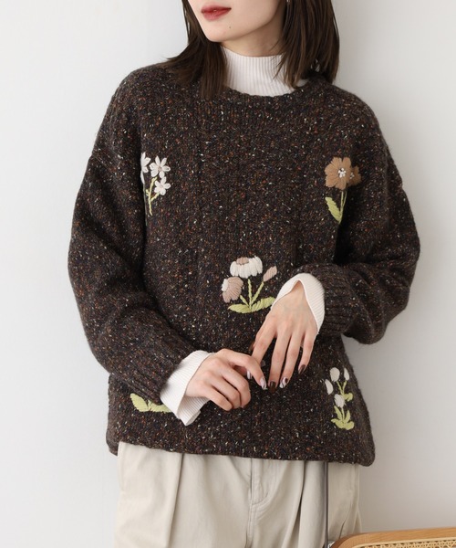 Emago(イマゴ)の「EMAGO チェック編みとお花刺繍プルオーバー(ニット/セーター・レディース・アイボリー/ブラック/マスタード・FREE)」の5枚目の写真