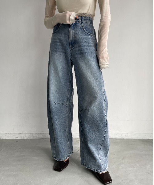 AIC.（エーアイシー）の「カーブダーツレッグデニムパンツ（デニムパンツ・レディース・ブルー・FREE）」の21枚目の写真