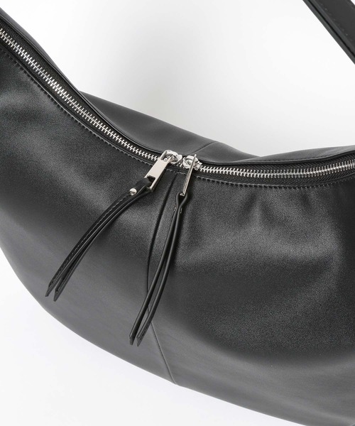 HARE（ハレ）の「RESHAPEバックルショルダーバッグ(HARE)（ショルダーバッグ・メンズ・ブラック・FREE）」の9枚目の写真