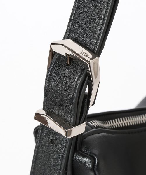 HARE（ハレ）の「RESHAPEバックルショルダーバッグ(HARE)（ショルダーバッグ・メンズ・ブラック・FREE）」の13枚目の写真