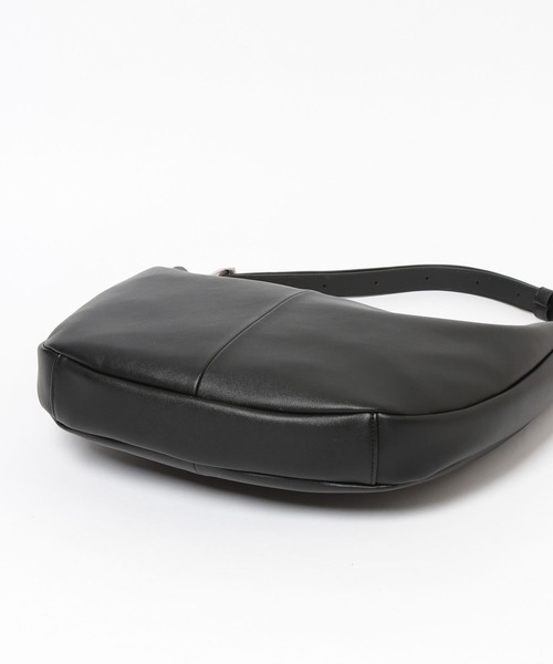 HARE（ハレ）の「RESHAPEバックルショルダーバッグ(HARE)（ショルダーバッグ・メンズ・ブラック・FREE）」の17枚目の写真