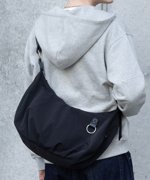 Synthetic Leather Round Shoulder Bag /タックラウンドショルダー