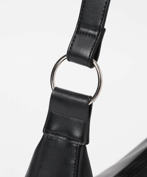 RAGEBLUE（レイジブルー）の「2Way Synthetic Leather Round Shoulder hand bag /タックラウンドショルダーハンドバッグ（ショルダーバッグ・メンズ・ブラック系その他/ブラウン系その他/ブラック系その他2/ベージュ・FREE）」の14枚目の写真