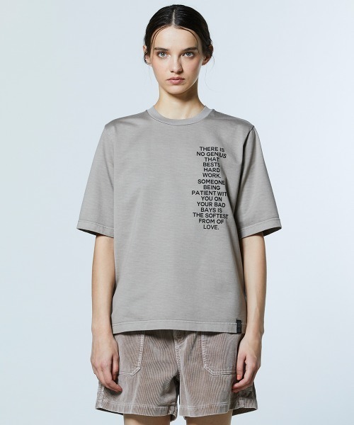 DOUBLE STANDARD CLOTHING(ダブルスタンダードクロージング)の「フラワーバックプリント ヴィンテージTシャツ(Tシャツ/カットソー・レディース・ベージュ・FREE)」の1枚目の写真