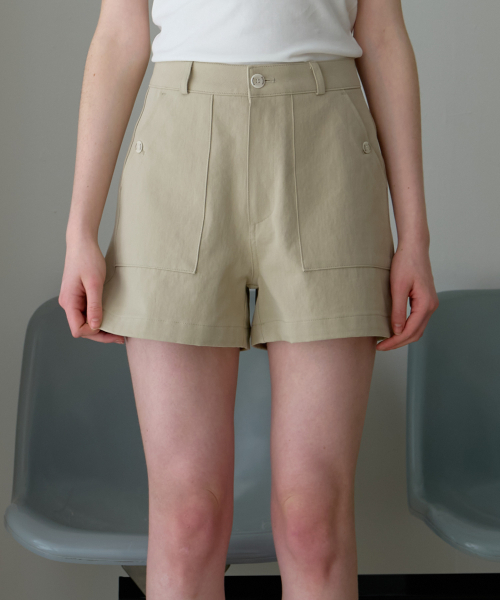 BUT'TON(ボッタン)の「Pocket Button Shorts (Khaki)(その他パンツ・レディース・カーキ・SMALL/MEDIUM)」の1枚目の写真