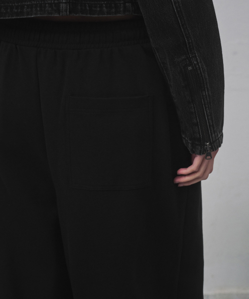 MUSINSA STANDARD WOMAN（ムシンサスタンダードウーマン）の「ウィメンズダブルニットバルーンスウェットパンツ[ブラック]（スウェットパンツ・レディース・その他・SMALL/MEDIUM/LARGE/X-SMALL）」の8枚目の写真