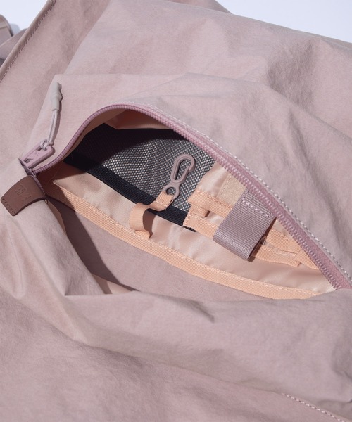 F/CE. (エフシーイー)の「F/CE. SCULPT NYLON DAY PACK KONBUR / エフシーイー スカルプト ナイロン デイ パック コンブ(バックパック/リュック・メンズ・グレー/ブラック・FREE)」の10枚目の写真