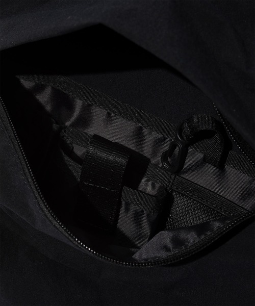 F/CE. (エフシーイー)の「F/CE. SCULPT NYLON DAY PACK KONBUR / エフシーイー スカルプト ナイロン デイ パック コンブ(バックパック/リュック・メンズ・グレー/ブラック・FREE)」の21枚目の写真