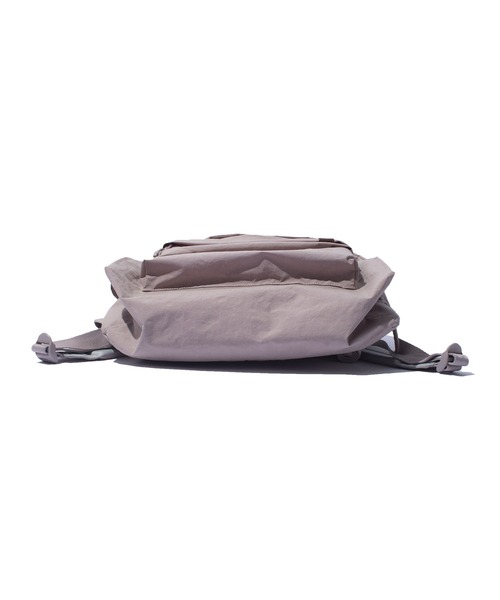 F/CE. (エフシーイー)の「F/CE. SCULPT NYLON DAY PACK KONBUR / エフシーイー スカルプト ナイロン デイ パック コンブ(バックパック/リュック・メンズ・グレー/ブラック・FREE)」の4枚目の写真