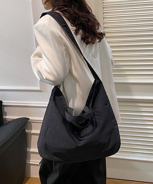TONE SELECT GOODS(トーンセレクトグッズ)の「urbanfemine./大人カジュアル 大容量 軽量 2way ショルダーバッグ U7603(ショルダーバッグ・レディース・カーキ/ブラック/イエロー/パープル・FREE)」の5枚目の写真