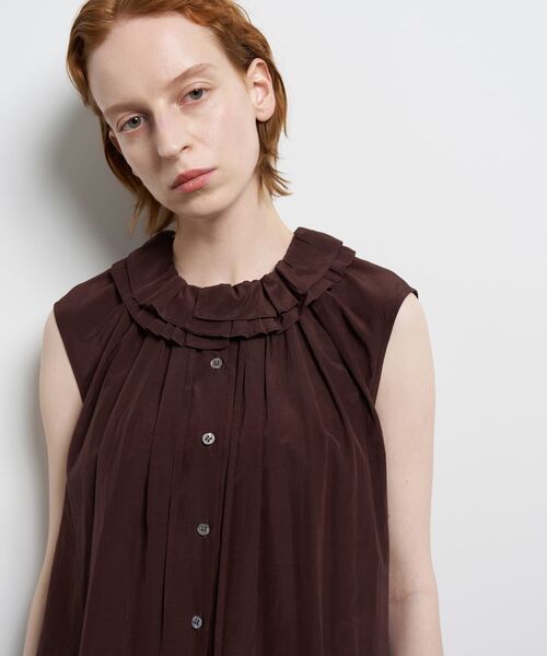 LANVIN en Bleu（ランバンオンブルー）の「トリアセローンノースリフリルブラウス（シャツ/ブラウス・レディース・オフホワイト/ブラック/ボルドー・38）」の10枚目の写真