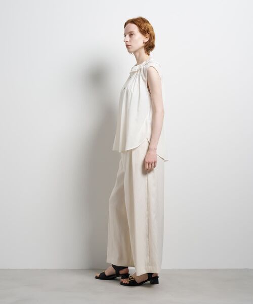LANVIN en Bleu（ランバンオンブルー）の「トリアセローンノースリフリルブラウス（シャツ/ブラウス・レディース・オフホワイト/ブラック/ボルドー・38）」の13枚目の写真