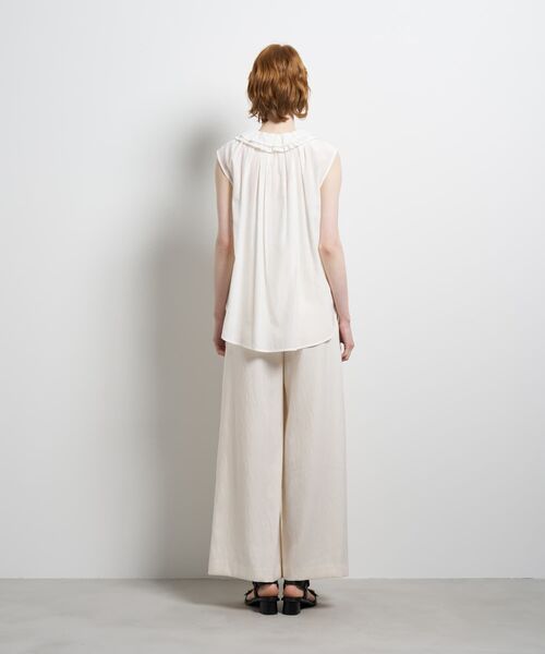 LANVIN en Bleu（ランバンオンブルー）の「トリアセローンノースリフリルブラウス（シャツ/ブラウス・レディース・オフホワイト/ブラック/ボルドー・38）」の14枚目の写真