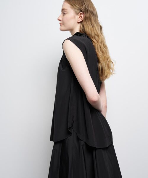 LANVIN en Bleu（ランバンオンブルー）の「トリアセローンノースリフリルブラウス（シャツ/ブラウス・レディース・オフホワイト/ブラック/ボルドー・38）」の22枚目の写真