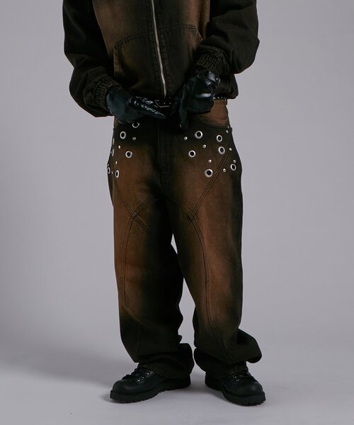 WHO'S WHO gallery(フーズフーギャラリー)の「アイレットスタッズスウィッチングブラストデニム(デニムパンツ・レディース・ネイビー/サックスブルー/ブラック・FREE)」の1枚目の写真