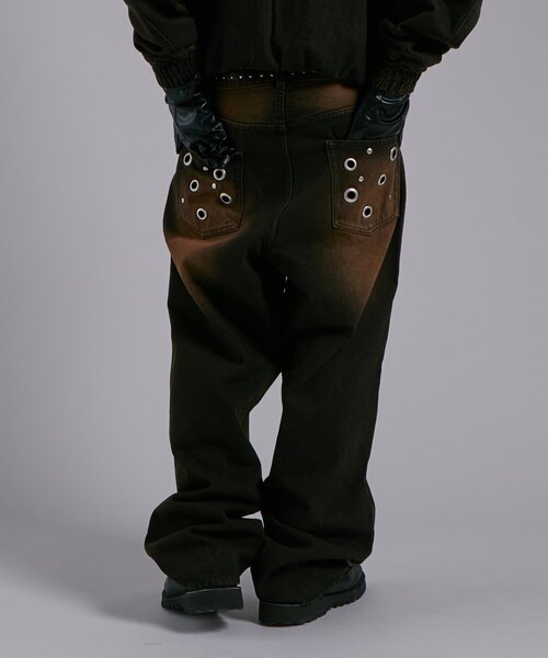 WHO'S WHO gallery(フーズフーギャラリー)の「アイレットスタッズスウィッチングブラストデニム(デニムパンツ・レディース・ネイビー/サックスブルー/ブラック・FREE)」の4枚目の写真