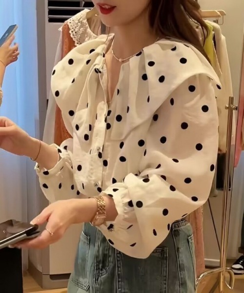 Ritzy(リッツィー)の「フリルカラー ドット柄ブラウス(シャツ/ブラウス・レディース・ベージュ・M/L/S)」の1枚目の写真