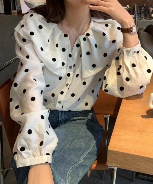 Ritzy(リッツィー)の「フリルカラー ドット柄ブラウス(シャツ/ブラウス・レディース・ベージュ・M/L/S)」の4枚目の写真