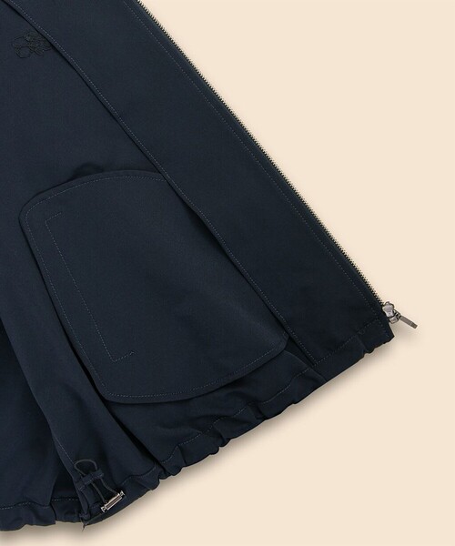 BROOKS BROTHERS(ブルックスブラザーズ)の「【Double B Collection】ポリエステル BBロゴ クロップド ジップブルゾン(ブルゾン・レディース・ネイビー・LARGE/MEDIUM/SMALL/X-SMALL)」の6枚目の写真