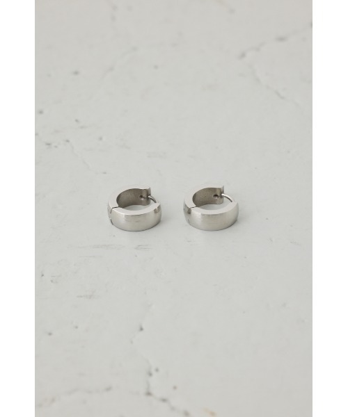 AZUL by moussy(アズールバイマウジー)の「ステンレスメタルプチフープピアス(ピアス(両耳用)・レディース・ゴールド/シルバー・FREE)」の6枚目の写真