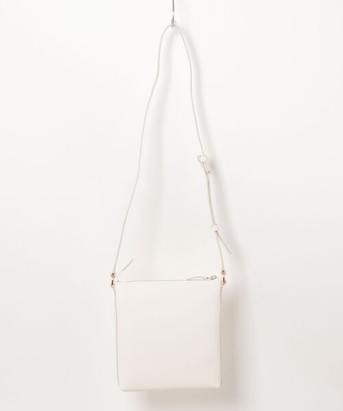 COLE HAAN（コールハーン）の「エミリー レザー クロスボディ womens（ショルダーバッグ・レディース・ホワイト・OSFA）」の5枚目の写真