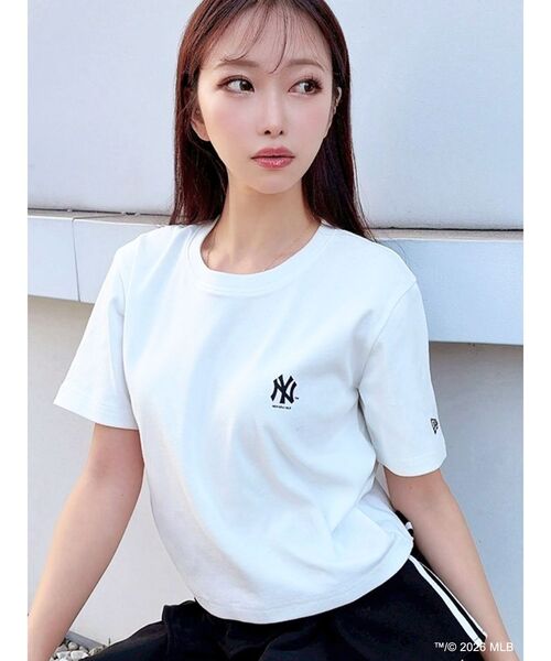 RESEXXY(リゼクシー)の「【MLB × New Era × RESEXXY】LOGO TEE(Tシャツ/カットソー・レディース・ホワイト・FREE)」の1枚目の写真