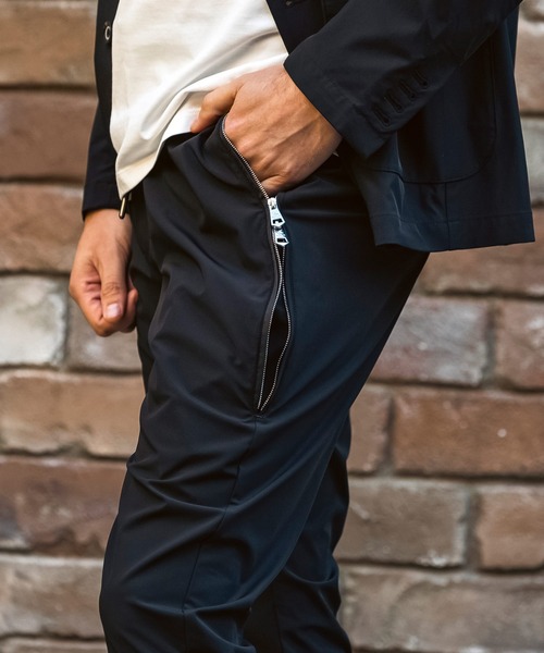 1PIU1UGUALE3  RELAX （ウノピゥウノウグァーレトレ リラックス）の「1PIU1UGUALE3 RELAX(ウノピゥウノウグァーレトレ リラックス)接触冷感 グレンチェック ナイロンジョガーパンツ（その他パンツ・メンズ・ブラック/ホワイト×ブラック・M/S/XXL/XL/L）」の3枚目の写真