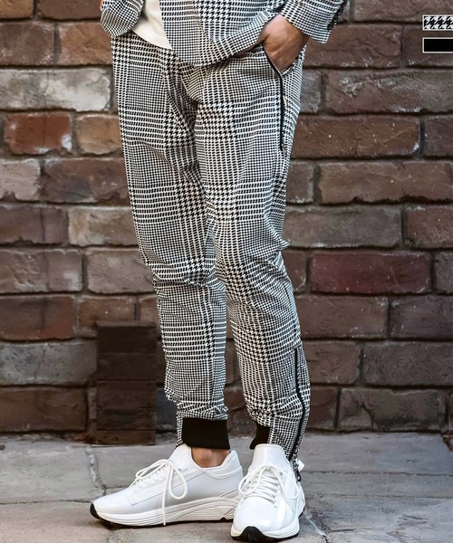 1PIU1UGUALE3  RELAX （ウノピゥウノウグァーレトレ リラックス）の「1PIU1UGUALE3 RELAX(ウノピゥウノウグァーレトレ リラックス)接触冷感 グレンチェック ナイロンジョガーパンツ（その他パンツ・メンズ・ブラック/ホワイト×ブラック・M/S/XXL/XL/L）」の6枚目の写真