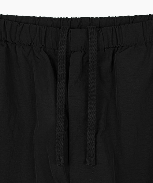 LAD MUSICIAN(ラッドミュージシャン)の「VINTAGE NYLON CHAMBRAY OVER PANTS(その他パンツ・メンズ・ブラック・42/44/46)」の2枚目の写真