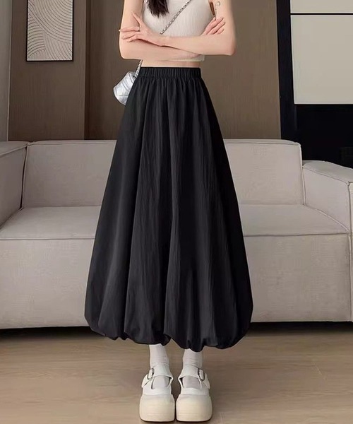 nonomi(ノノミ)の「ボリューム バルーン ロングスカート ウエストゴム シャカシャカ素材(スカート・レディース・ブラック/ベージュ・FREE)」の1枚目の写真