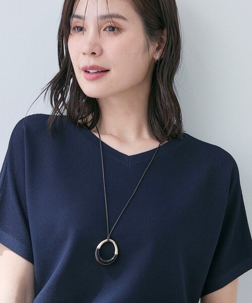 INDIVI(インディヴィ)の「【長さ調整自由】マーブルバイカラー ロングネックレス(ネックレス・レディース・ベージュ系その他7/チョコ/ブラック系4・00)」の5枚目の写真